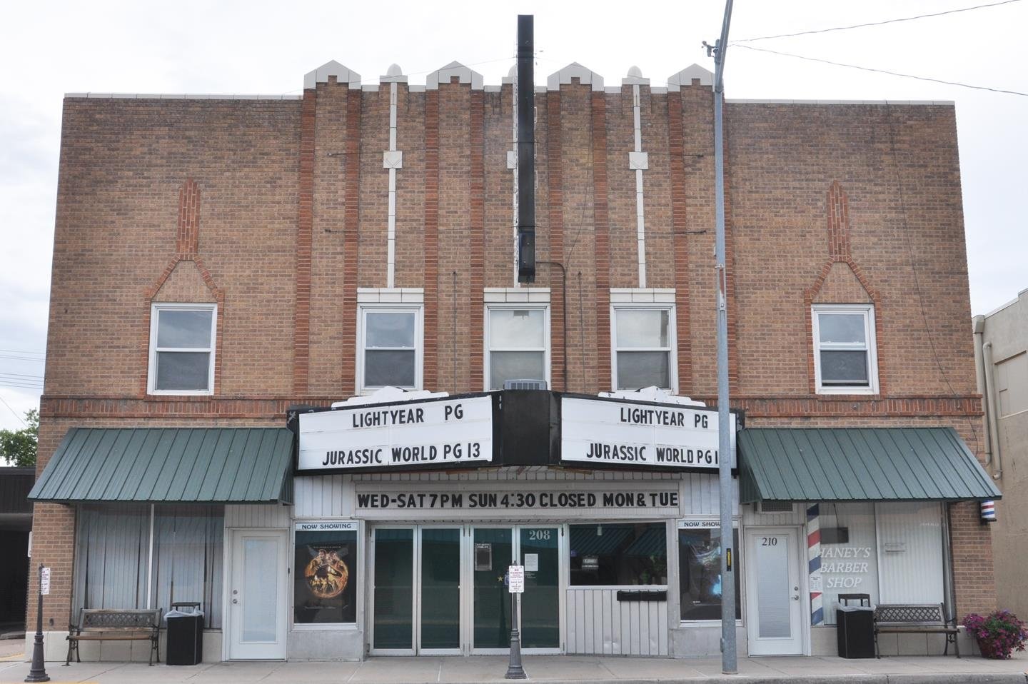 208 North Spruce Street Ogallala, NE 69153 Cobb Realty, Inc Lake