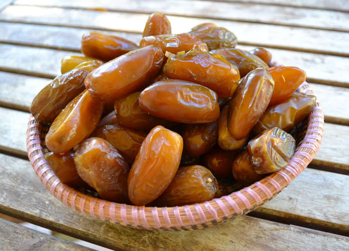 Apuntes los dátiles frescos una fruta desconocida. Cocina y Aficiones