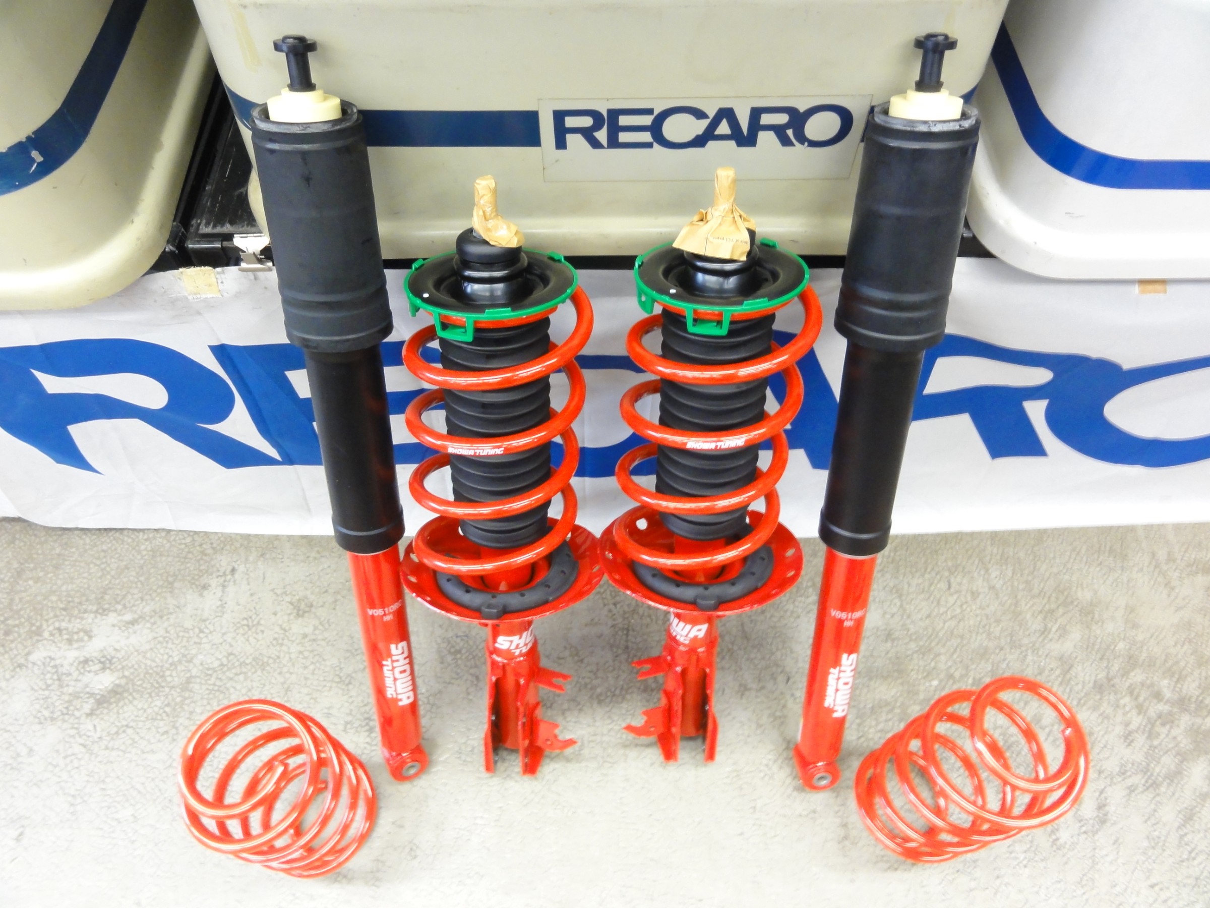 フィットRS（GK5）ショーワチューニング製スポーツサスペンションキット装着＆アライメント作業。 ホンダ フィット 足まわり