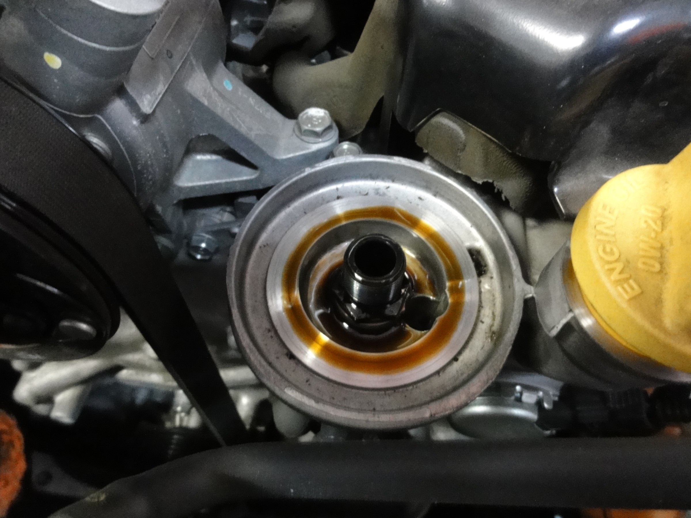 XV（GT7）エンジンオイル交換。 スバル XV メンテナンス（オイル・バッテリー他） メンテナンス（オイル・バッテリー他） > エンジン