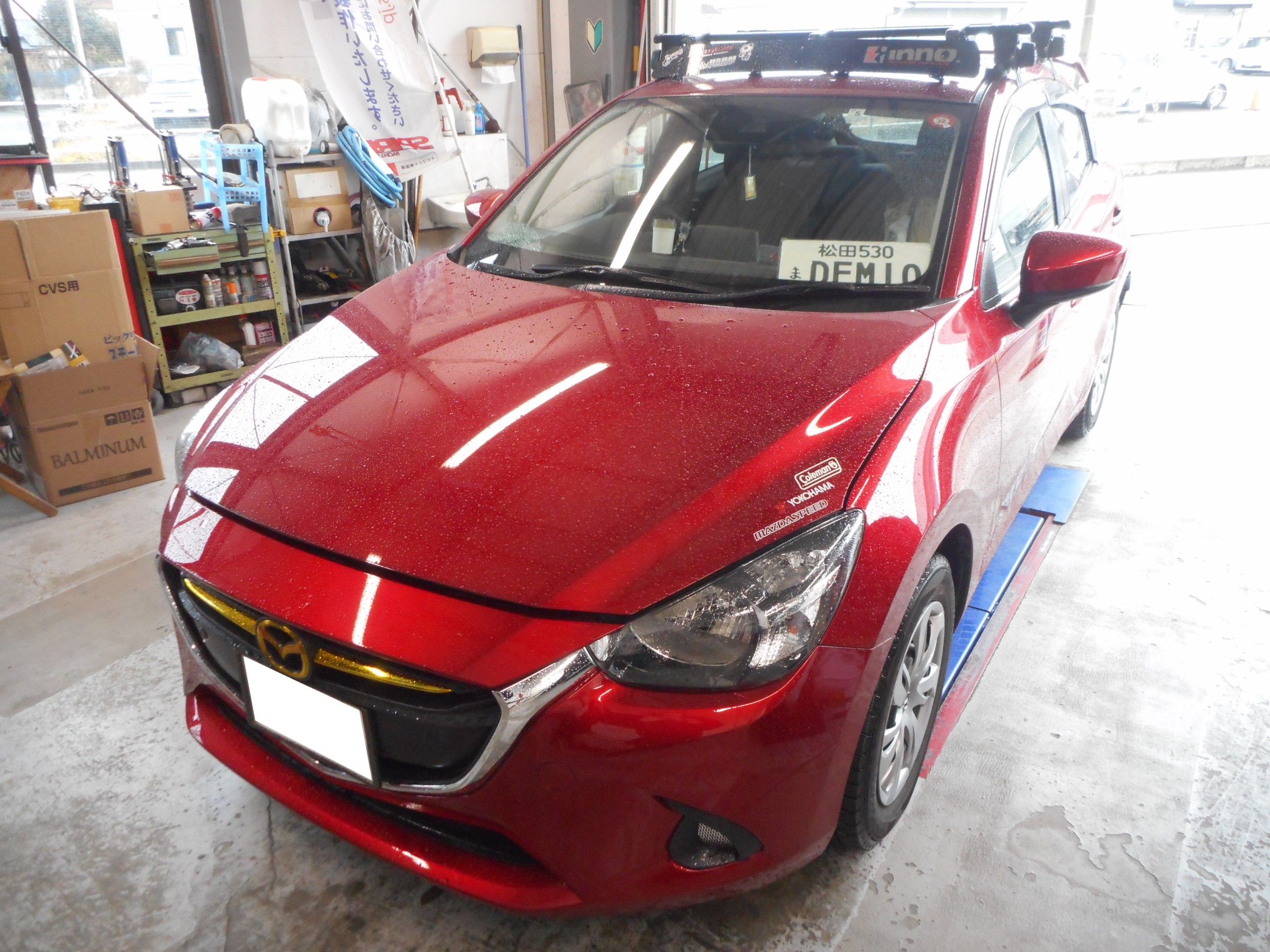 デミオ DJ3FS タワーバー取り付け マツダ デミオ カスタマイズ別ショーケース コクピット 名取 お店の取付加工事例紹介