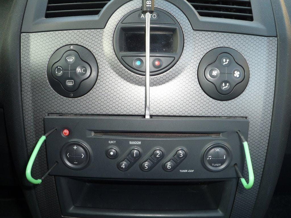 enleverautoradiorenaultfacilement Mon Code Autoradio