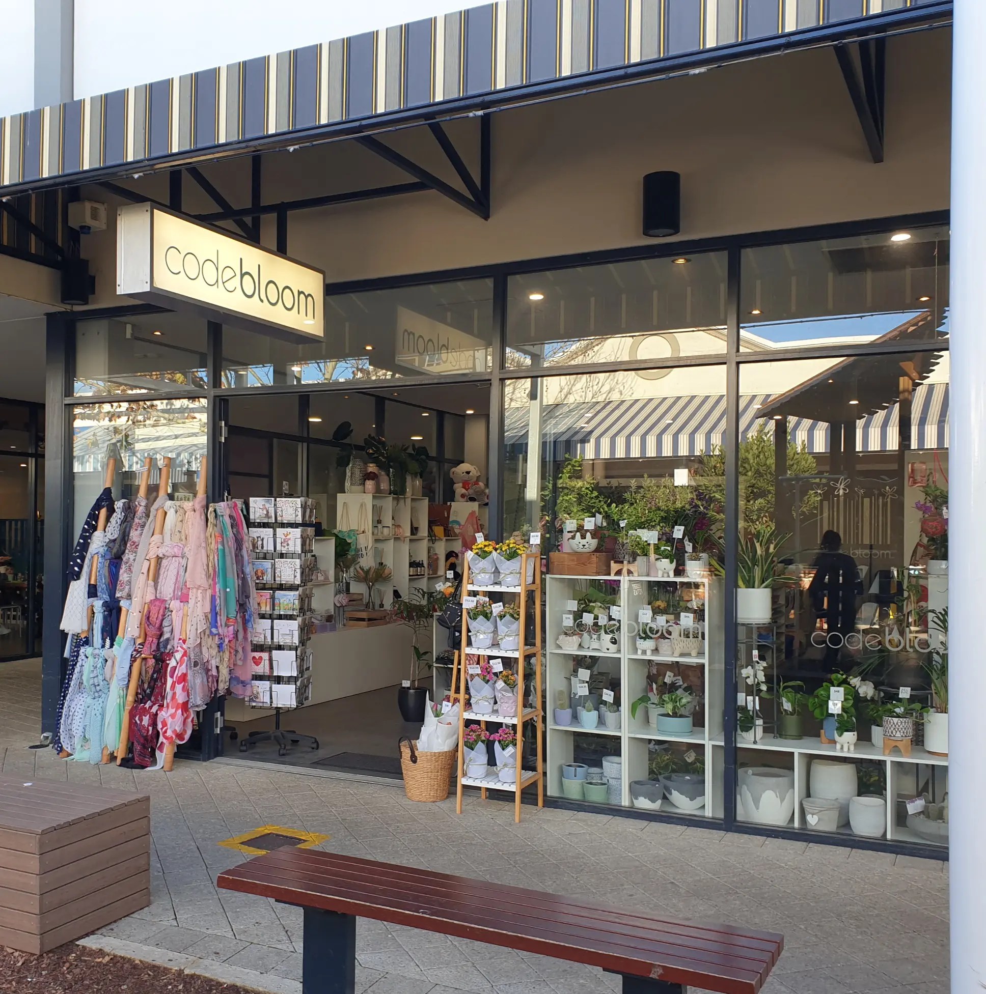 Finding a local florist is best • Code Bloom Perth Florist, Fresh