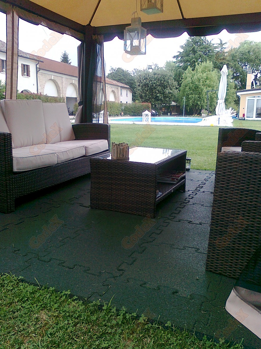 Pavimento per gazebo, antiscivolo e drenanti Codex srl