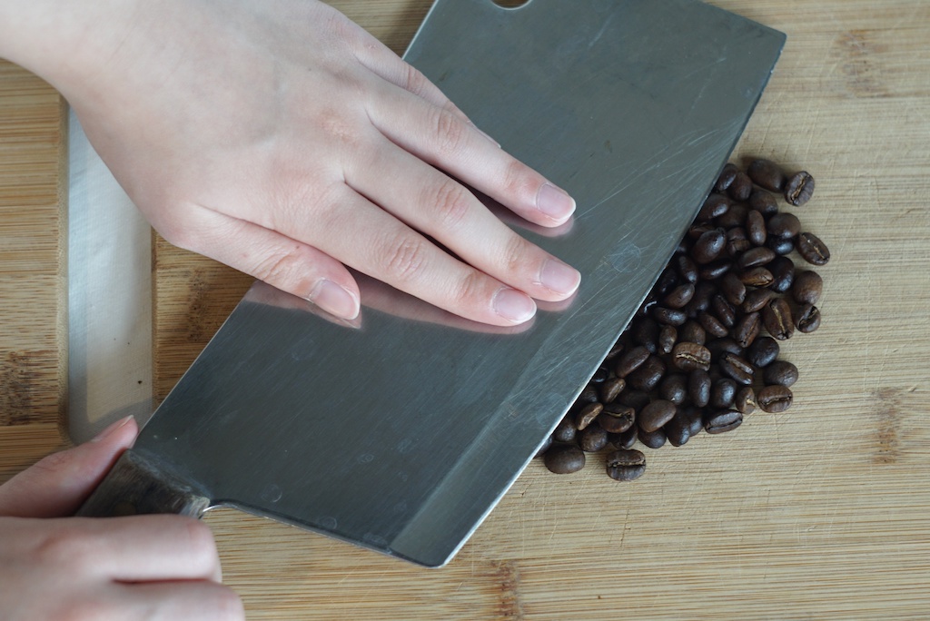 How to Grind Coffee Beans without a Grinder CoffeeBitz
