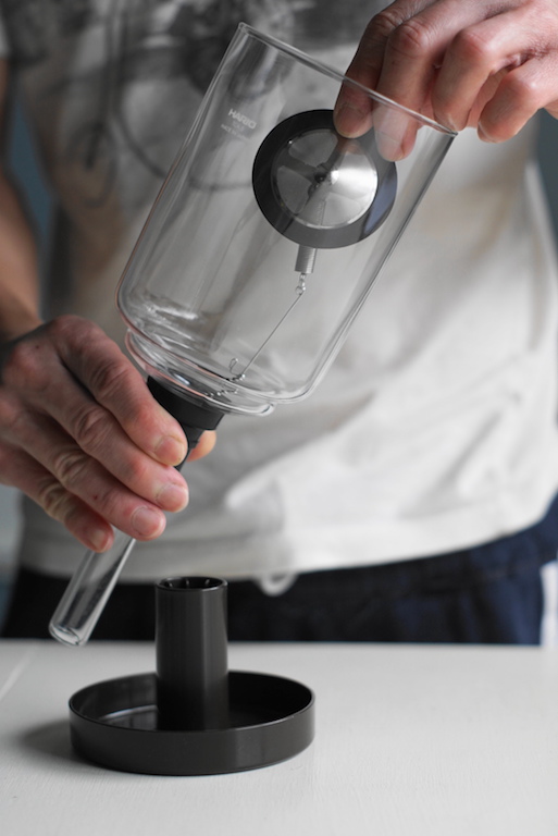 5 Best Vacuum Coffee Makers (Plus How To Use One!)