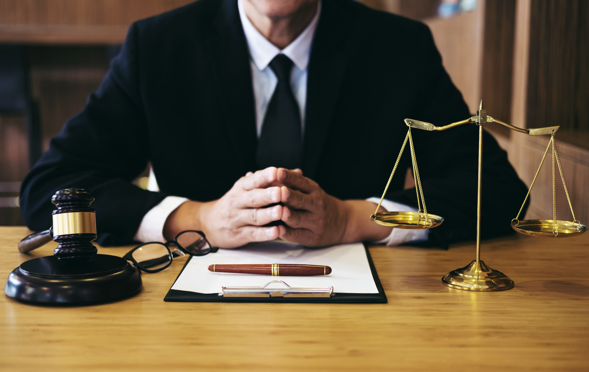 Signs it's Time to Call a Business Dispute Attorney.