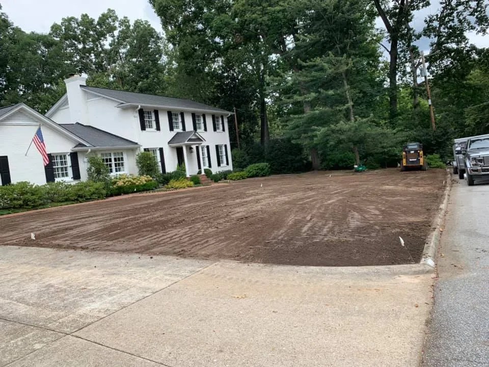 Yard/Landscape Removal & Renovations Simpsonville SC Top Dressing