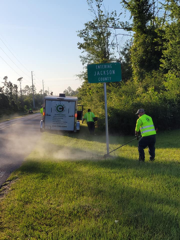 Services Collins Land Services, Inc.