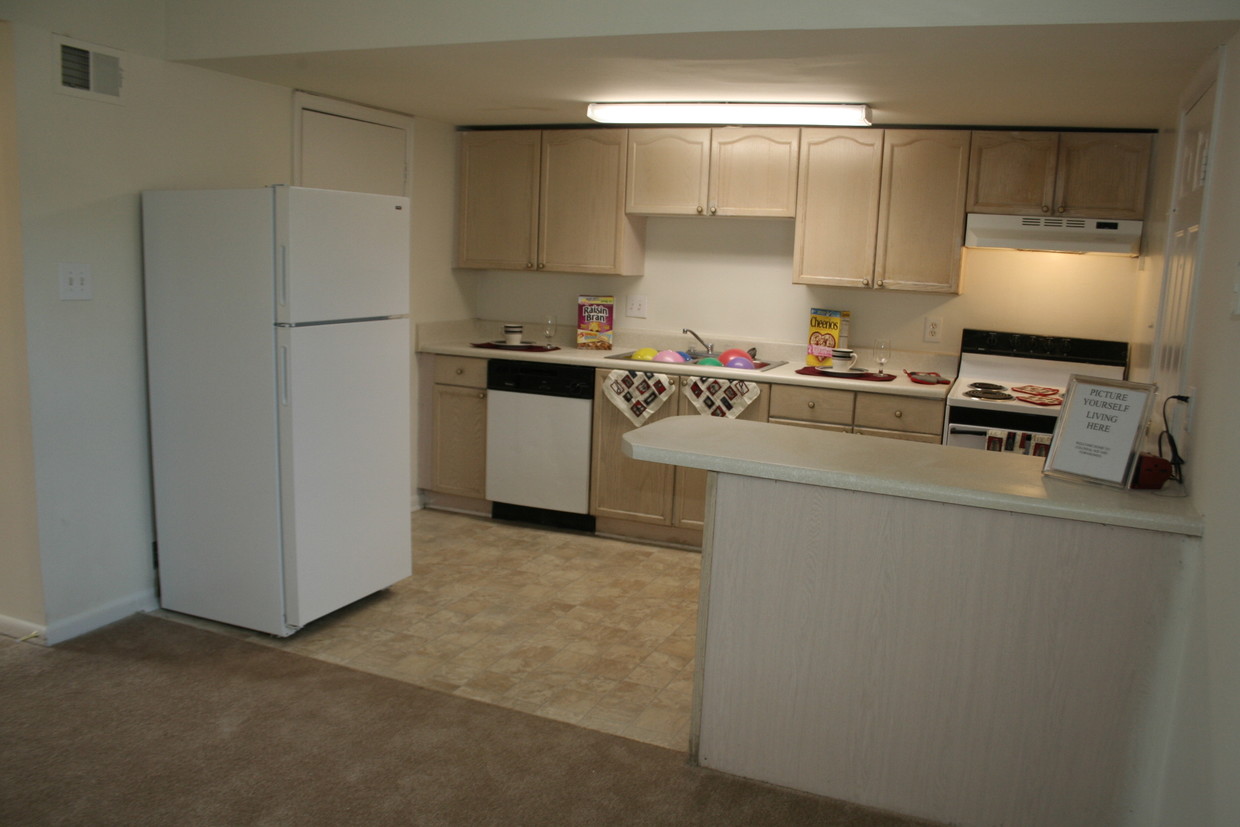 Home Colonial Square Apartment Homes