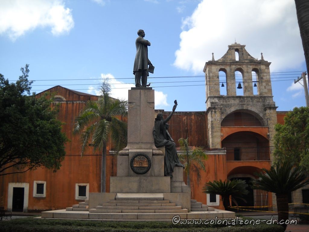Duarte Park and the Church of the Dominicos Guide to the Colonial