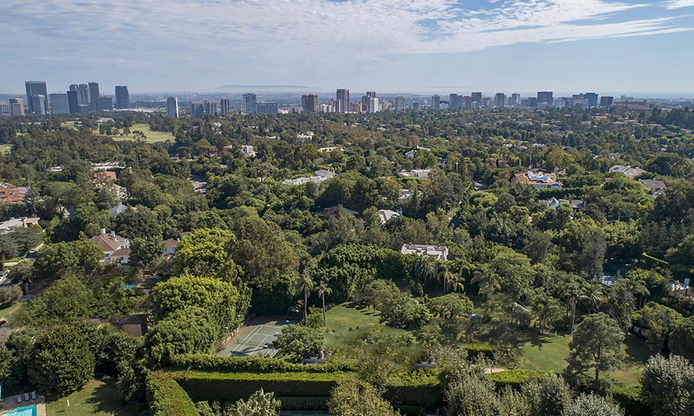 138 N. Mapleton Drive Los Angeles, CA 90077 Colossal Properties Inc.