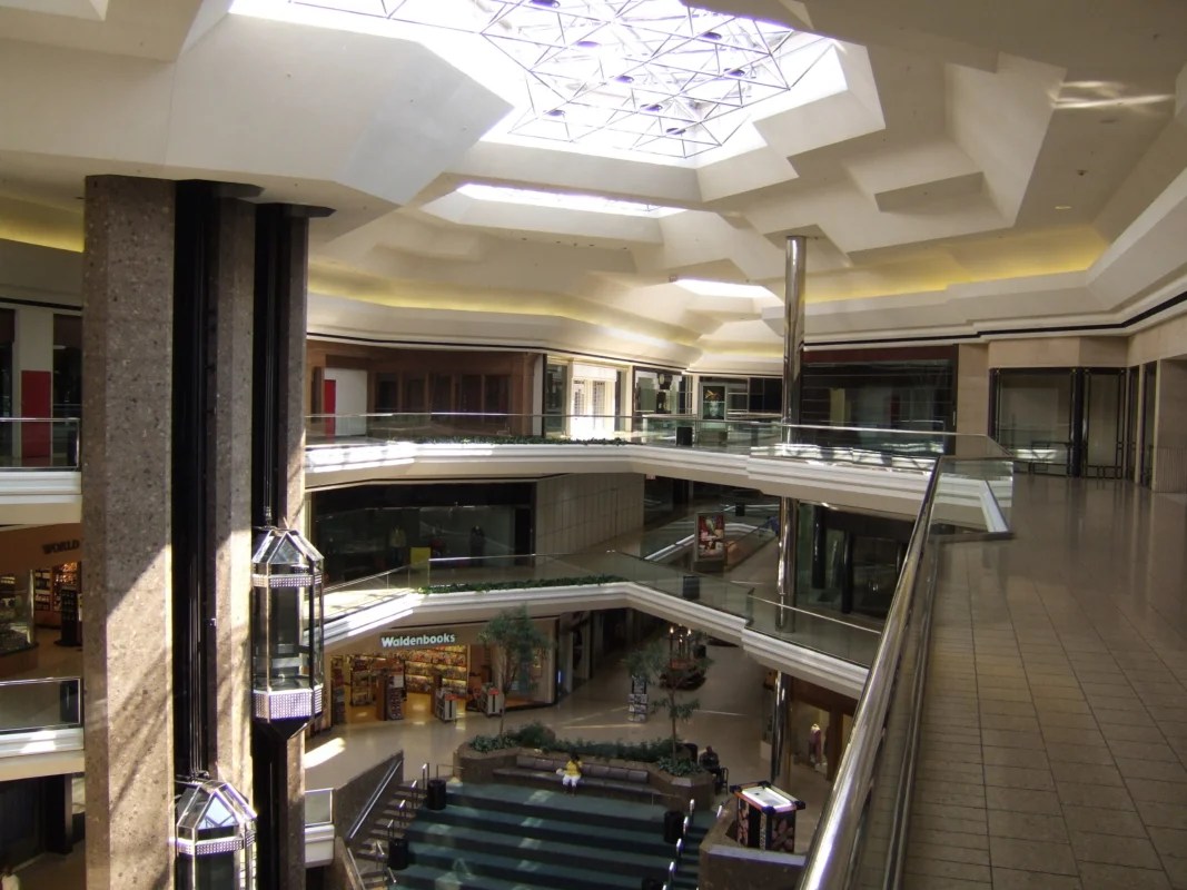 7 Stores And Shopping Centers That Columbus Will Never