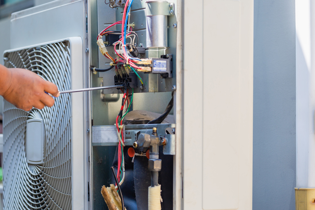 When to Call An Air Conditioning Repair Expert in Iowa Comfort Solutions