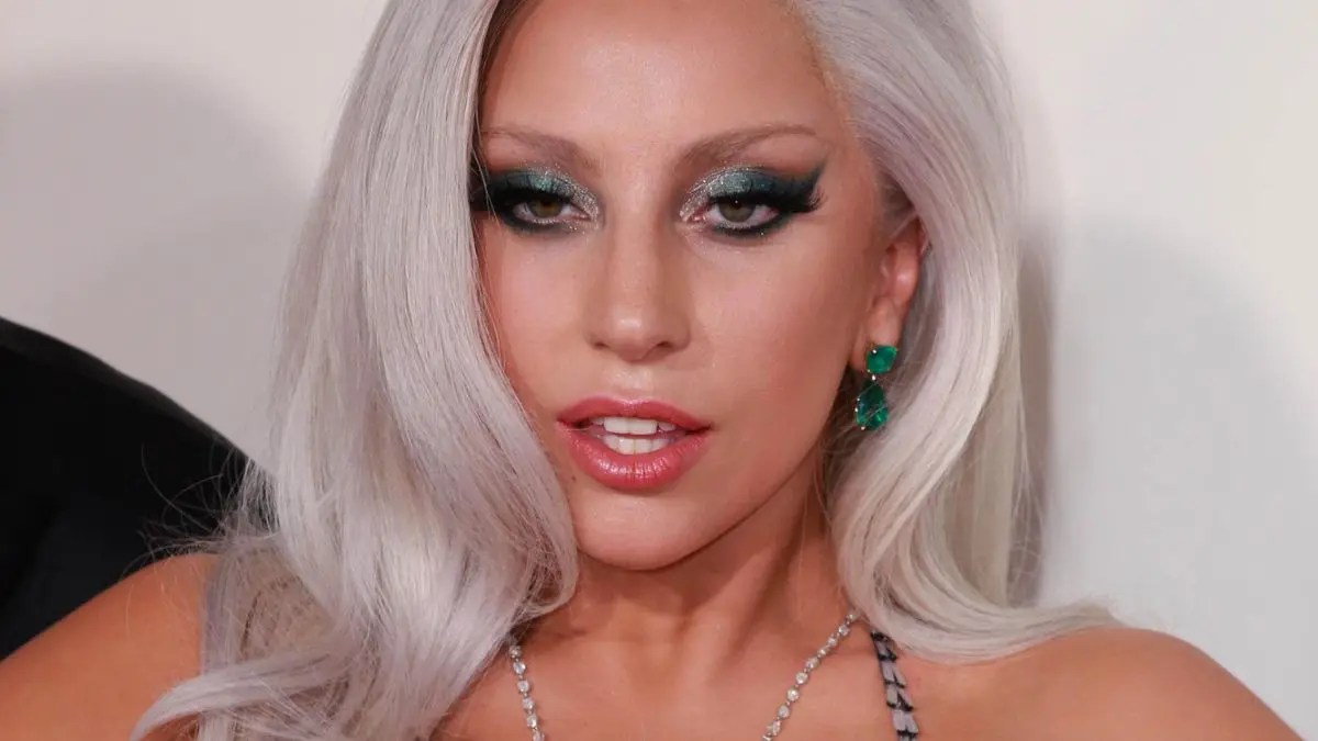 Lady Gaga’s Hilarious and Priceless Reaction to Fan’s Surprise Cake Has