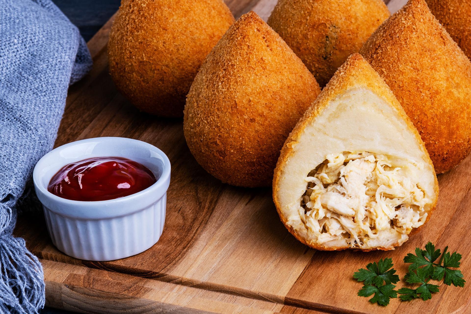Receita de Coxinha de frango tradicional Comida e Receitas