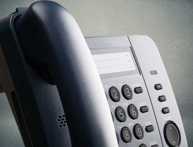 Traditional Telephony and Hosted VoIP Comparison COMMbits Inc