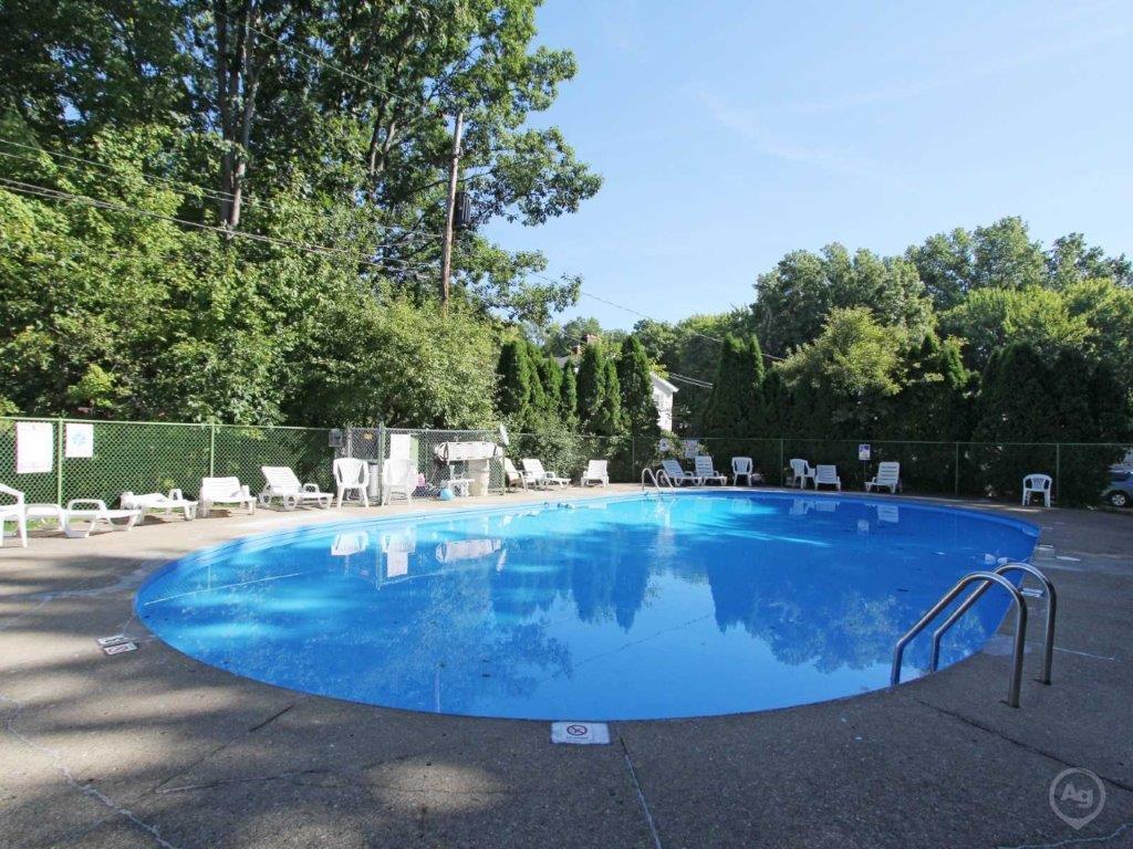 Carriage Hill Apartments Commerce Park Management Inc.