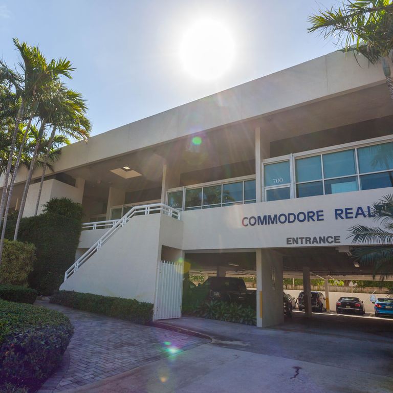 Home Commodore Realty