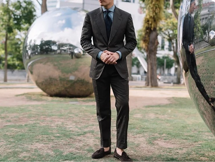 A GENTLEMEN'S GUIDE TO SUIT FABRICS Common Suits Singapore