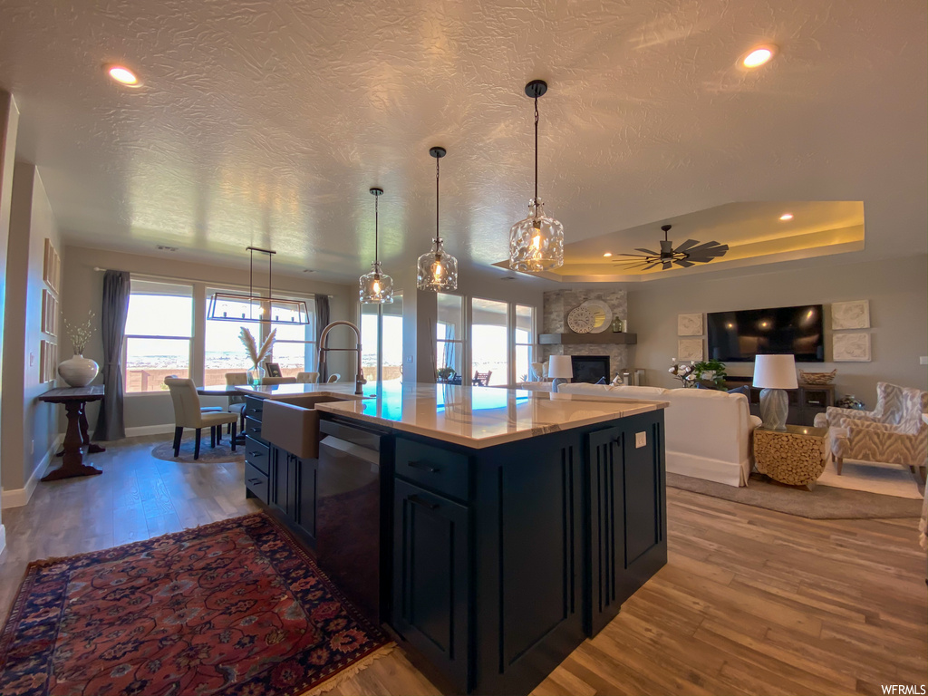 Photo & Video Gallery