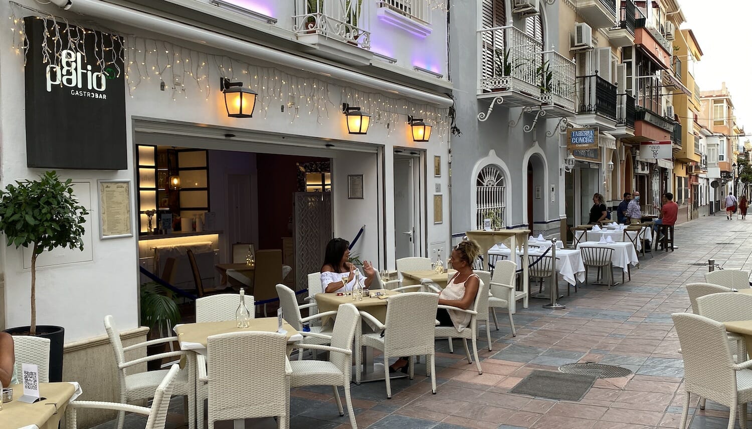 FUENGIROLA, UN SOL DE CIUDAD Como las maletas