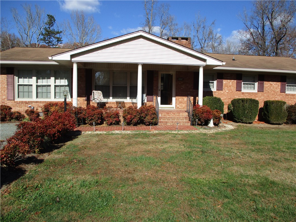 1907 Robinhood Drive, Burlington, NC 27217 Compass