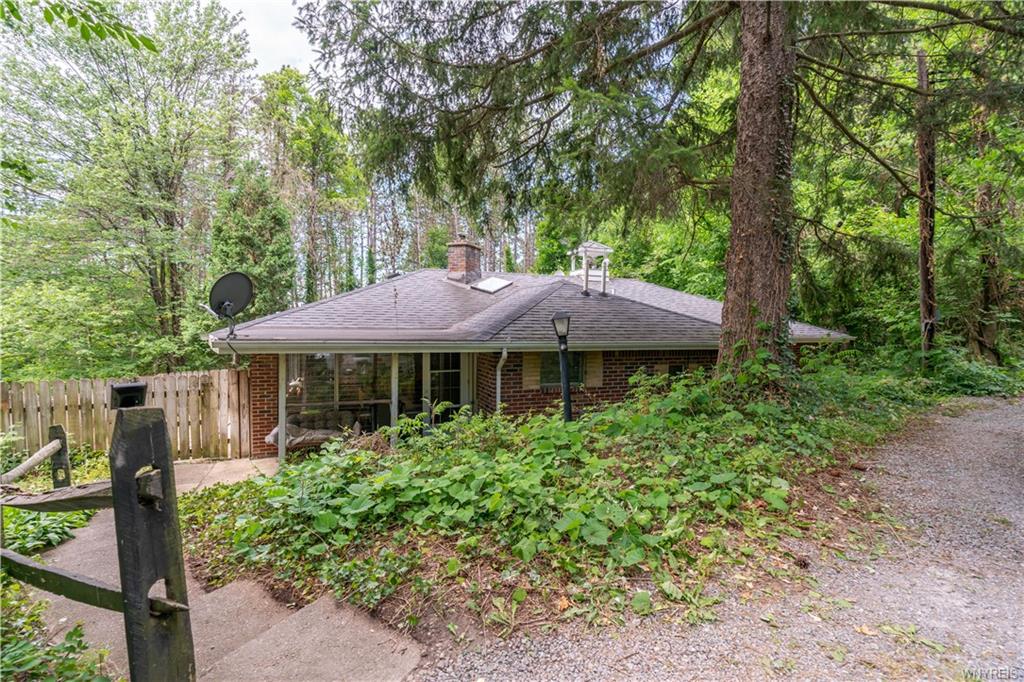 6074 Hunters Creek Road, South Wales, NY 14139 Compass