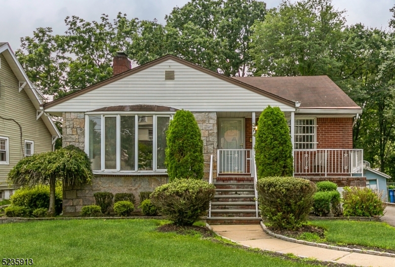 374 West Palisade Avenue, Englewood, NJ 07631 Compass