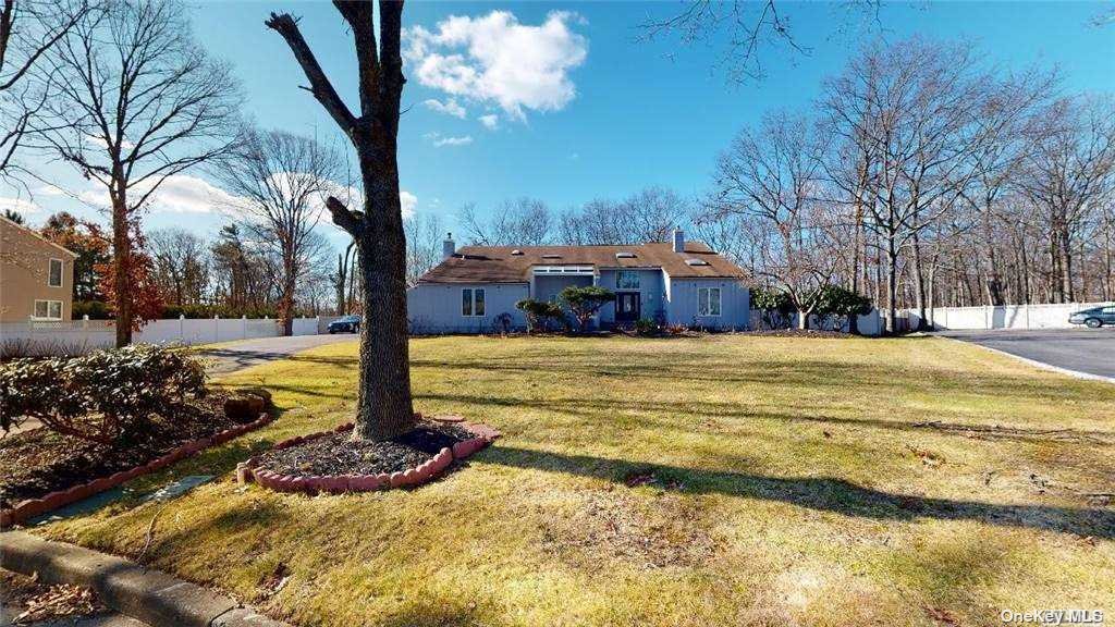 3 Heatherwood Court, Dix Hills, NY 11746 Compass
