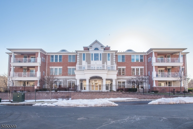 50 Four Seasons Drive, Unit 50, Caldwell, NJ 07006 Compass