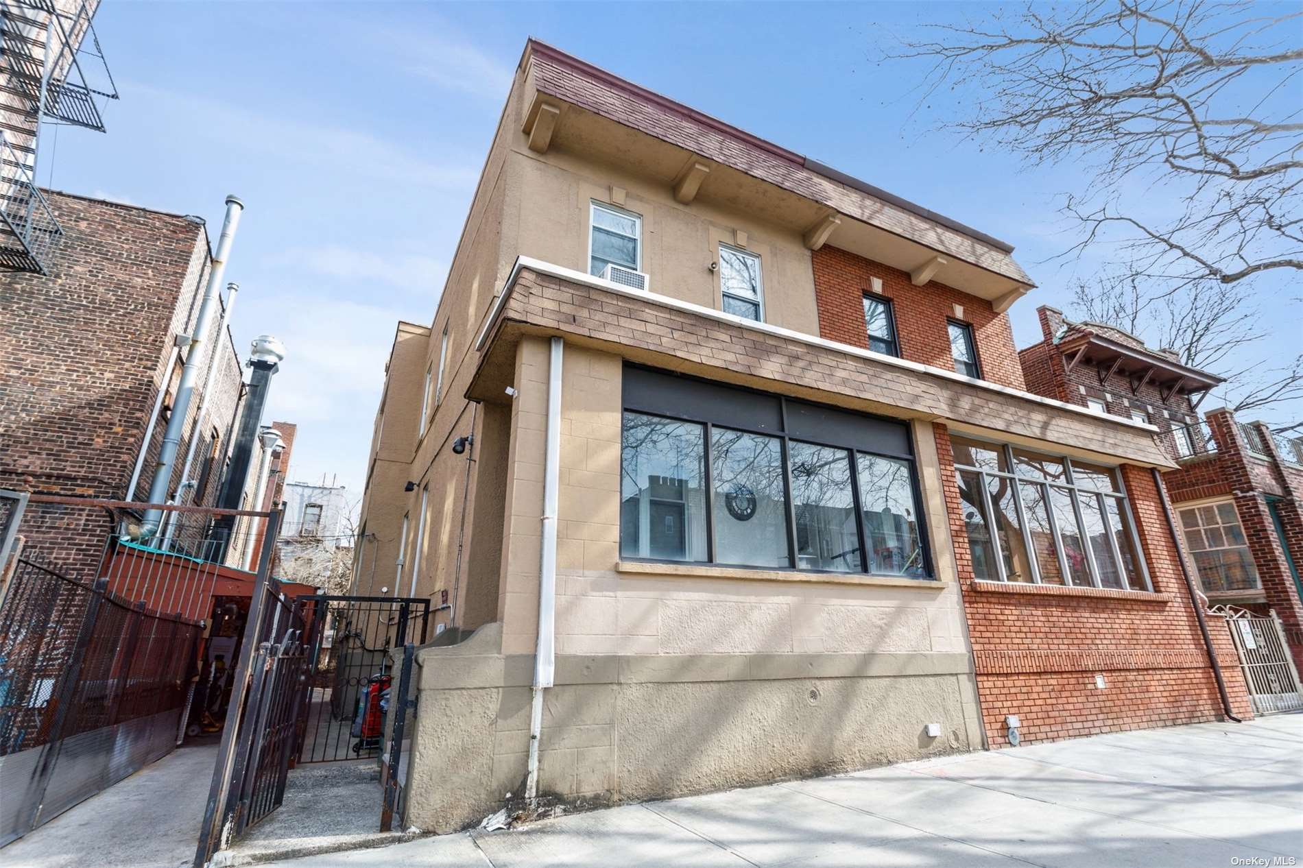 3211 32nd Street, Queens, NY 11106 Compass