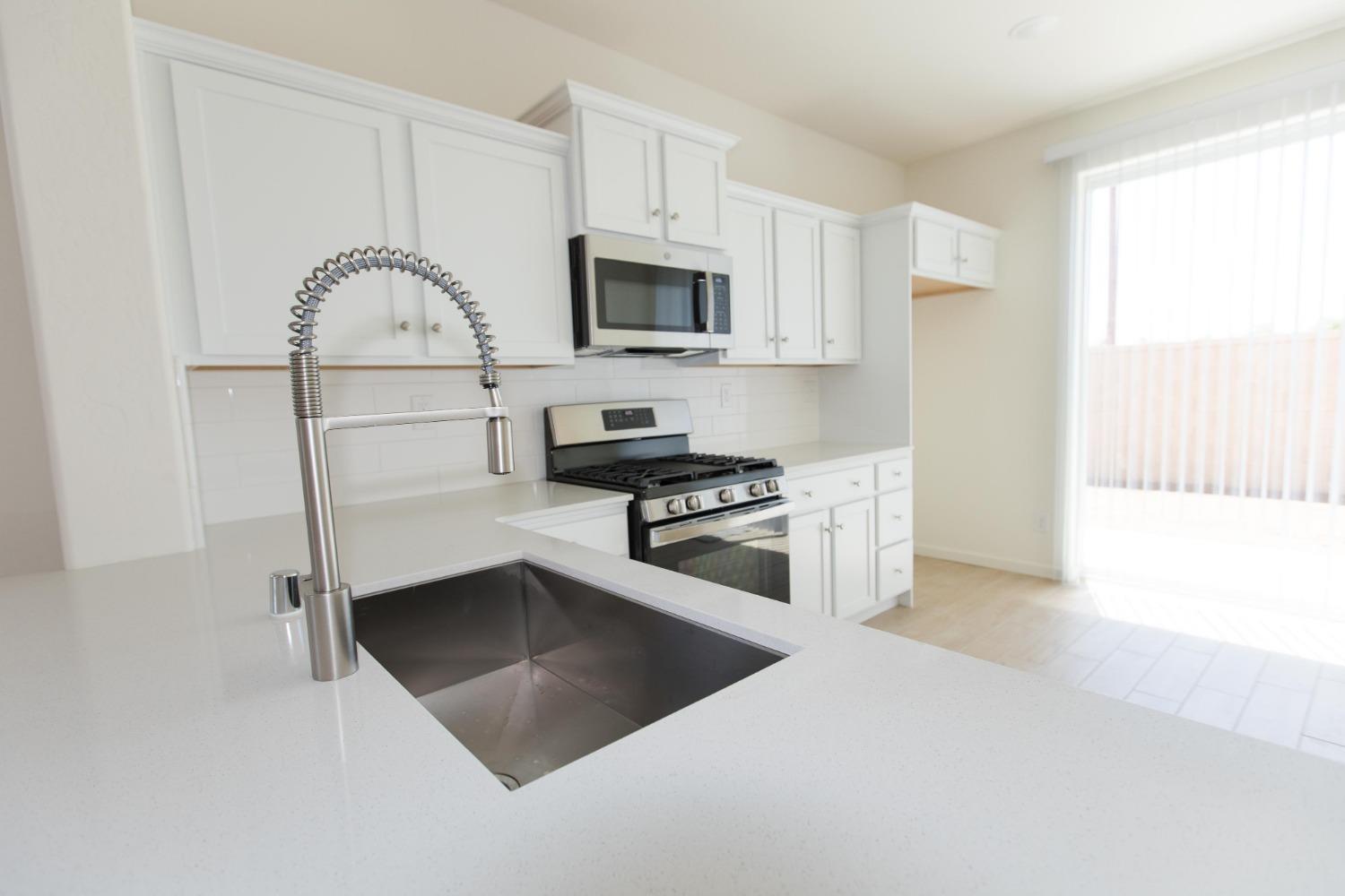 6437 East Moscato Drive, Fresno, CA 93727 Compass