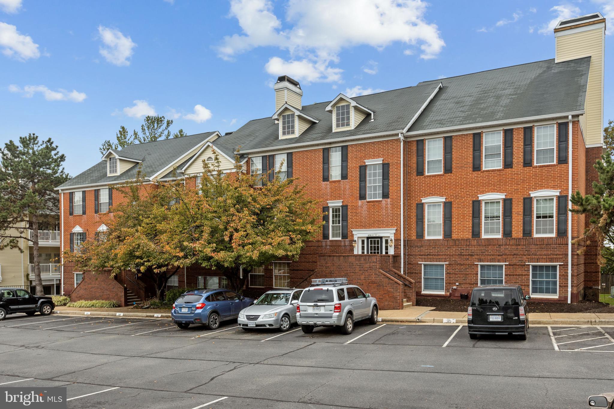 676 Gateway Drive Southeast, Unit 808, Leesburg, VA 20175 Compass