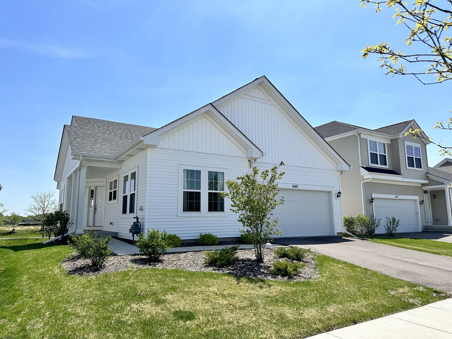 649 Elizabeth Street, Elburn, IL 60119 Compass