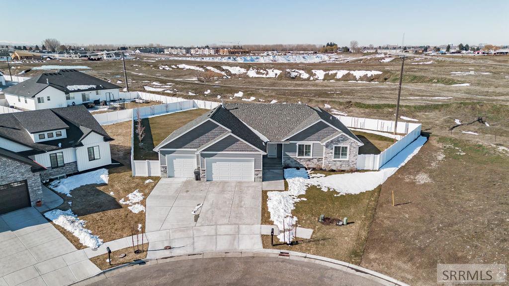 2012 Pointe Hunter Lane, Idaho Falls, ID 83404 Compass