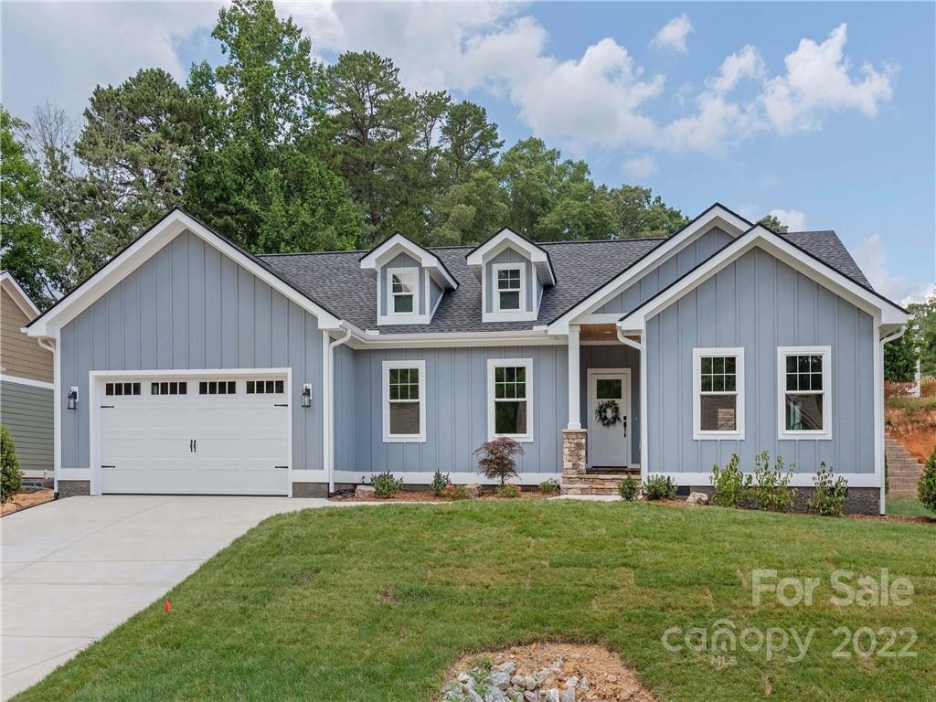 138 Old Oak Drive, Hendersonville, NC 28792 Compass