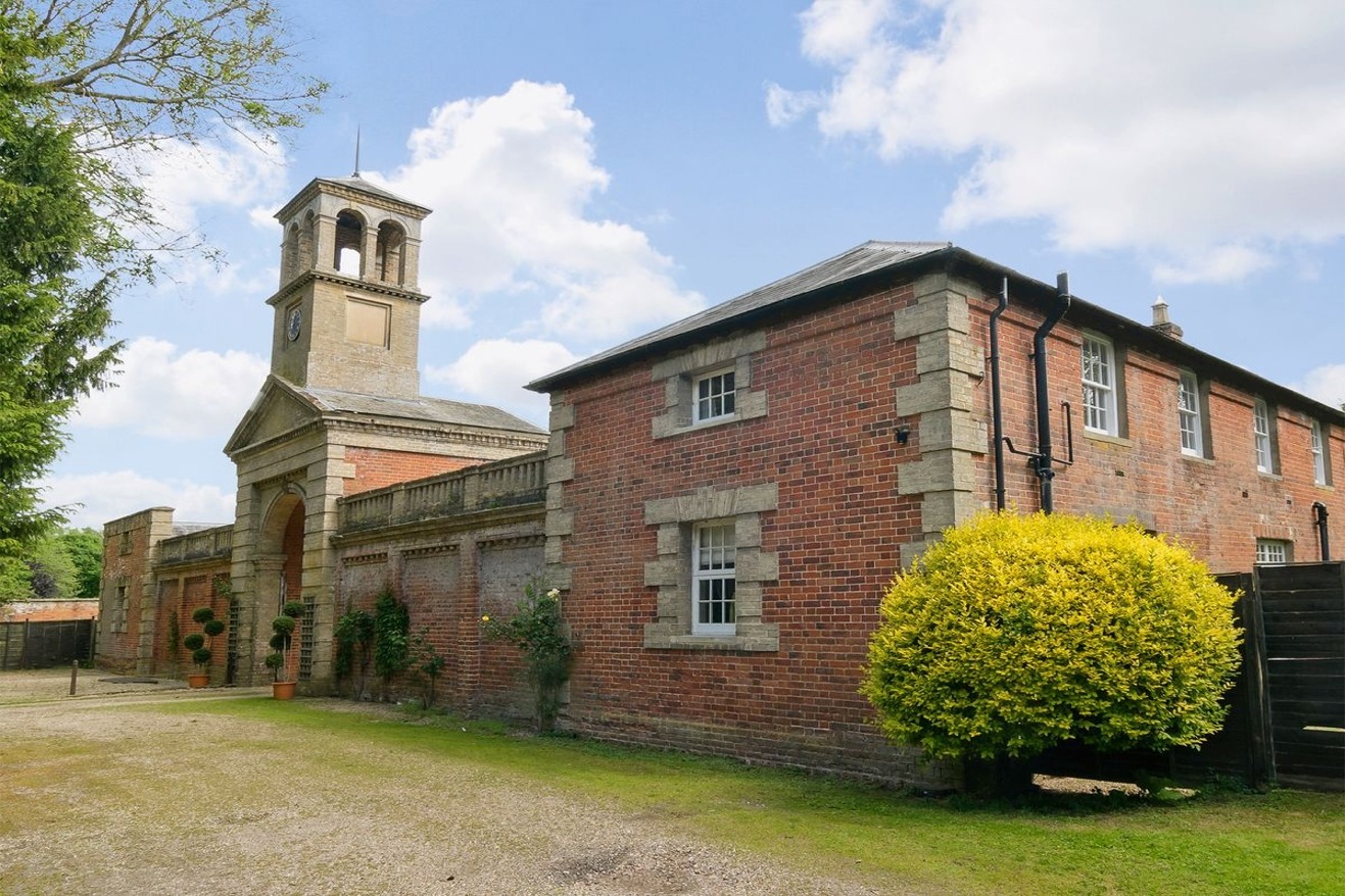 Haveringland Hall Coach House Holiday Cottage Indoor Heated Pool