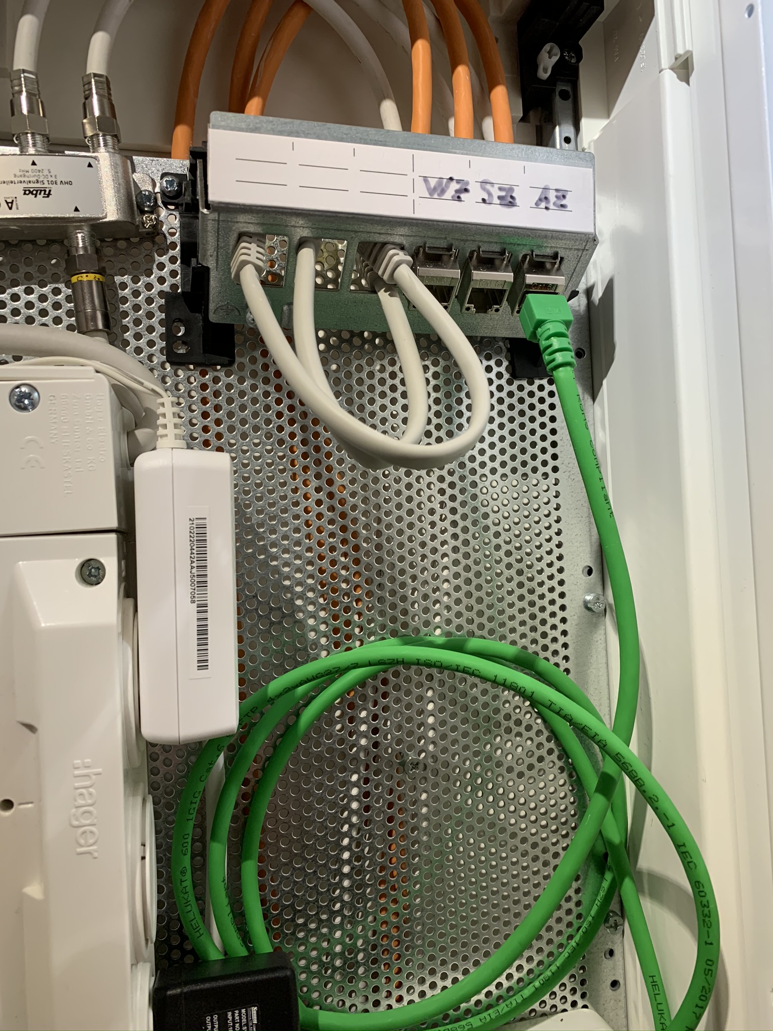 36+ schlau Bild Sicherungskasten Wohnung : Verteiler