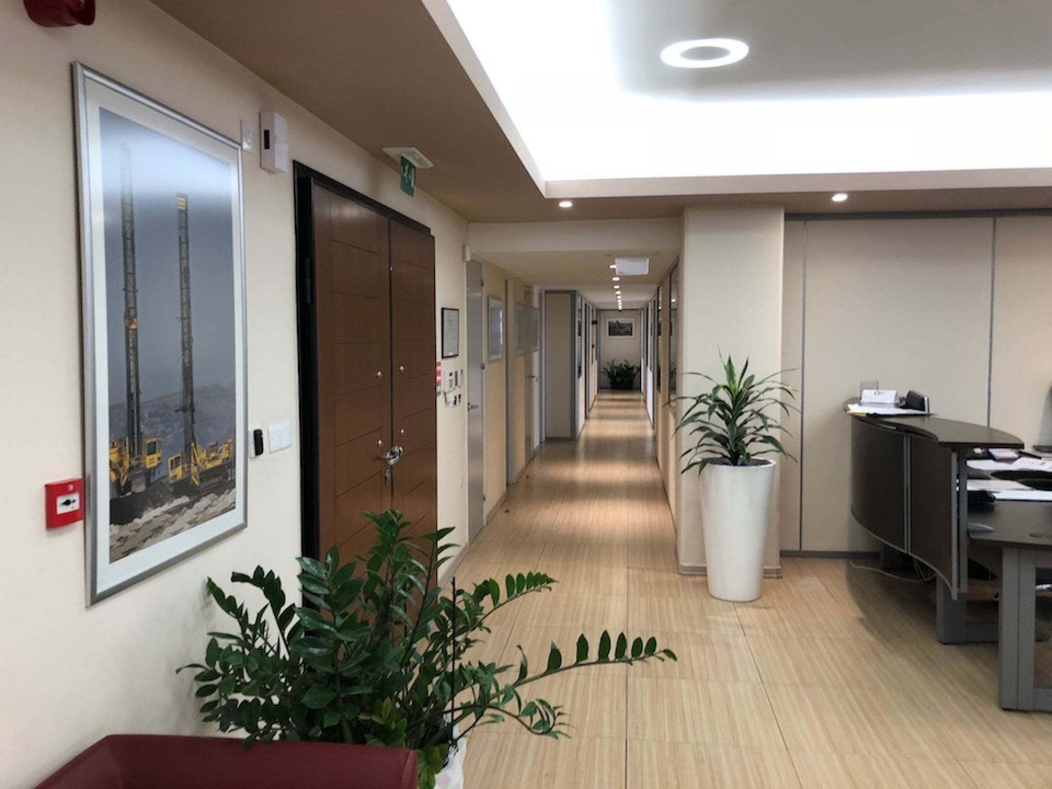 Very large modern office space for rent in Linopetra