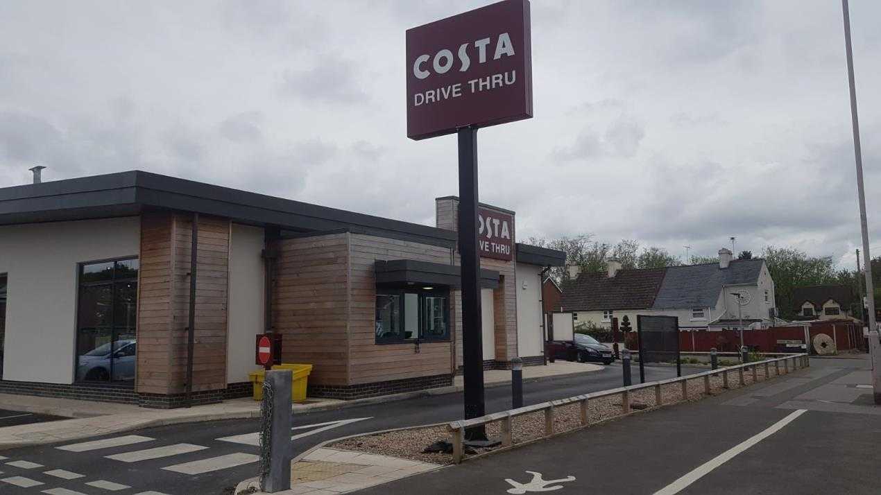 Costa reopens 32 branches in the UK, after a successful trial at 4