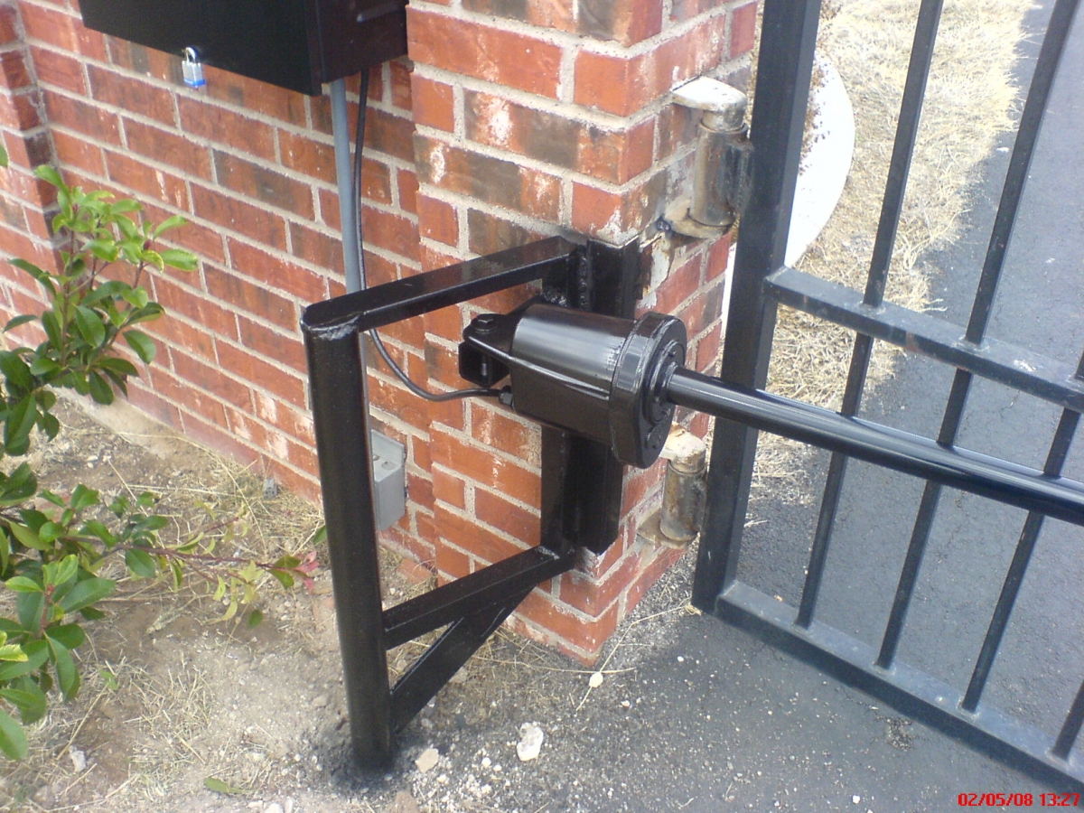 Gate & Gate Openers :: Concho Valley Door Inc.