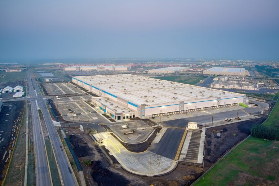 Amazon Opens First Canadian XL Items Warehouse Connect CRE