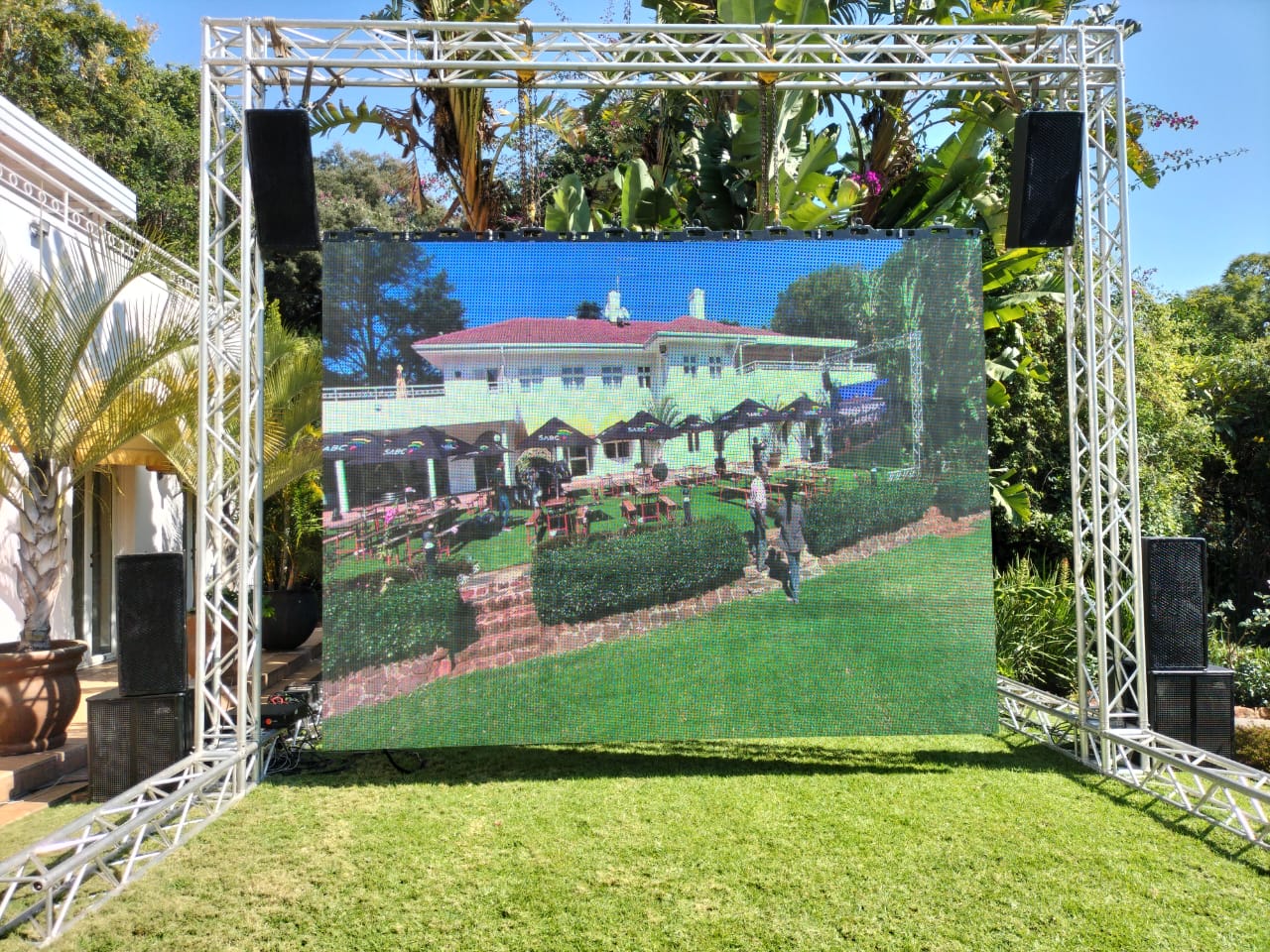 4m x 3m P3.9 Outdoor Screen on Truss Hire