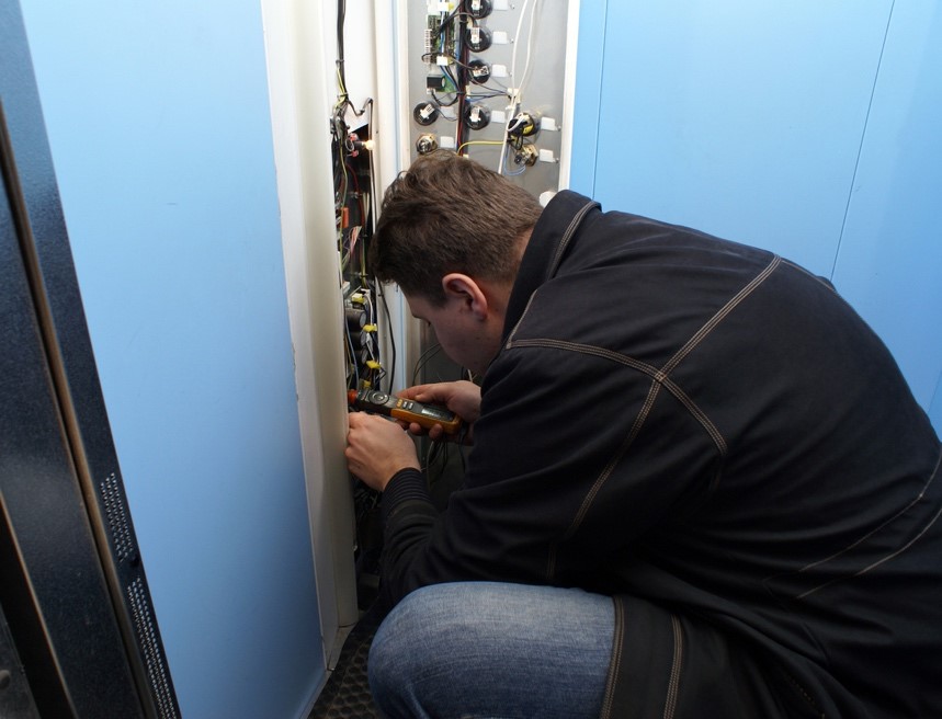 The Benefits of Seasoned Elevator Maintenance and Repair Technicians