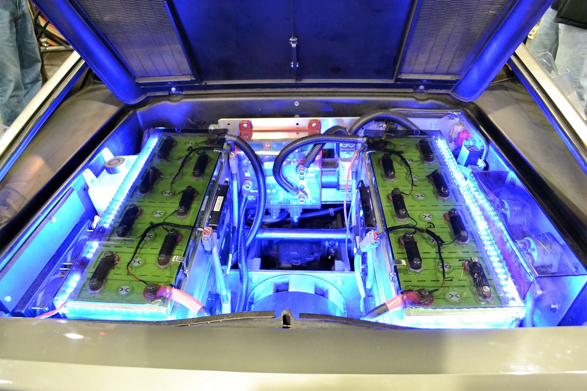 Electric Vehicles Reach a Fork in the Road