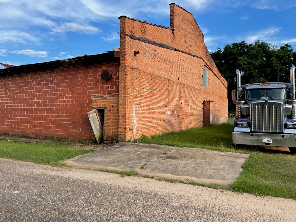Pennington Street Warehouse Connell Landing Realty
