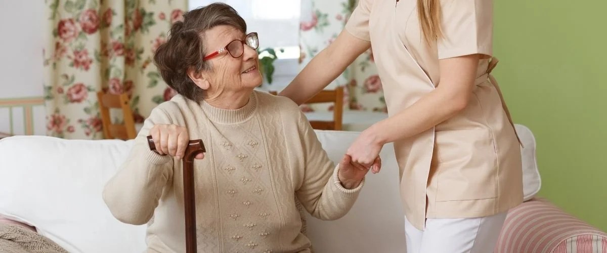 How to transfer seniors safely Considracare