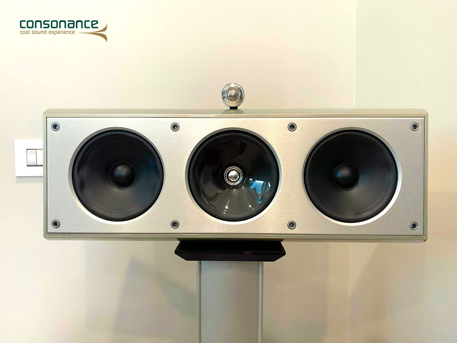 Used KEF XQ2c Center speakers for Sale