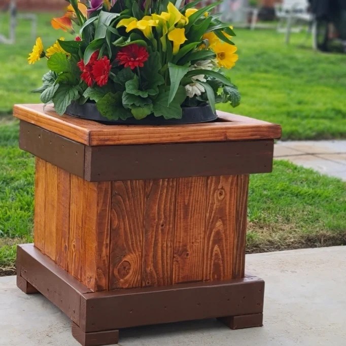 DIY 2x4 Planter Box How To Plans Construct101